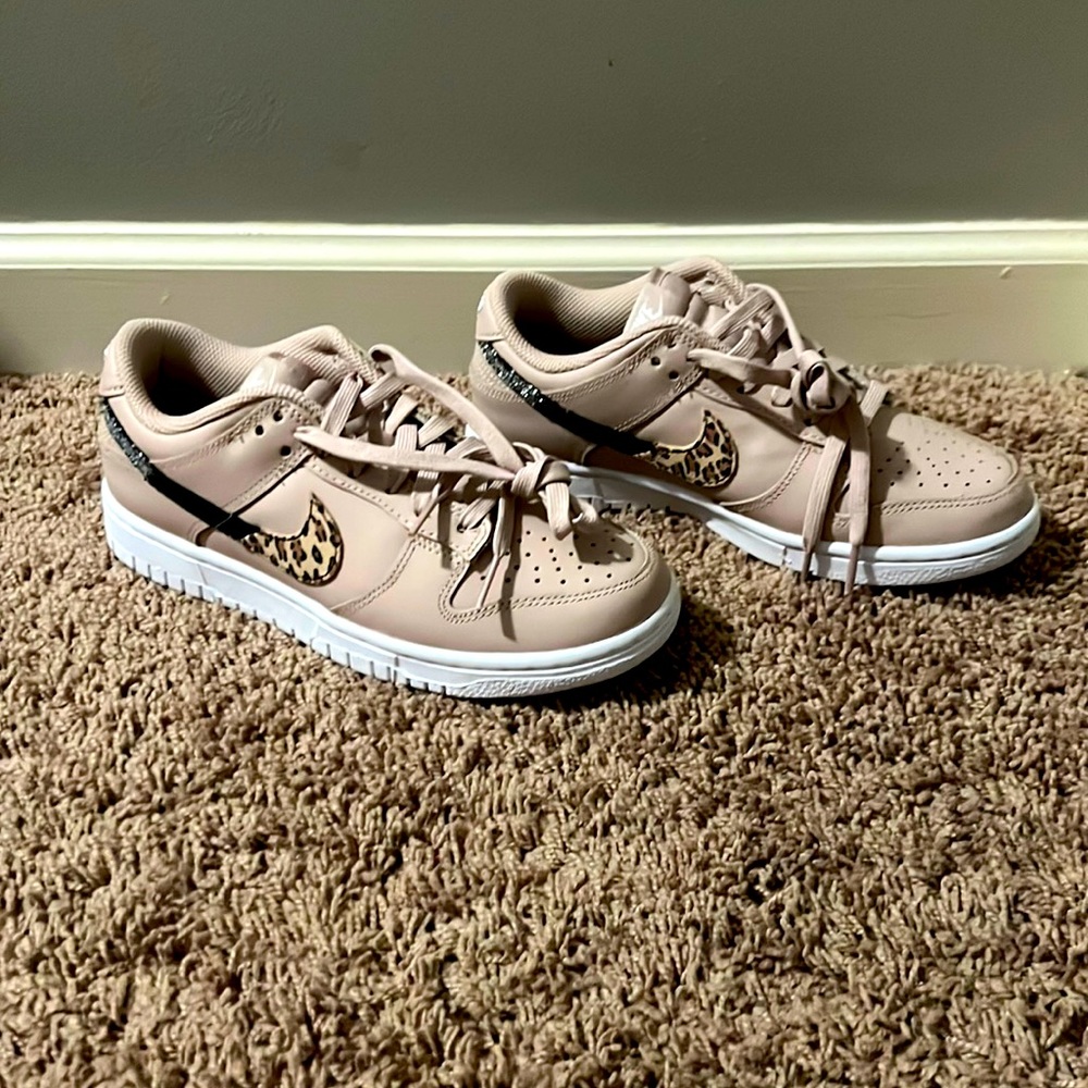 Nike Dunk Low SE  W 6.5